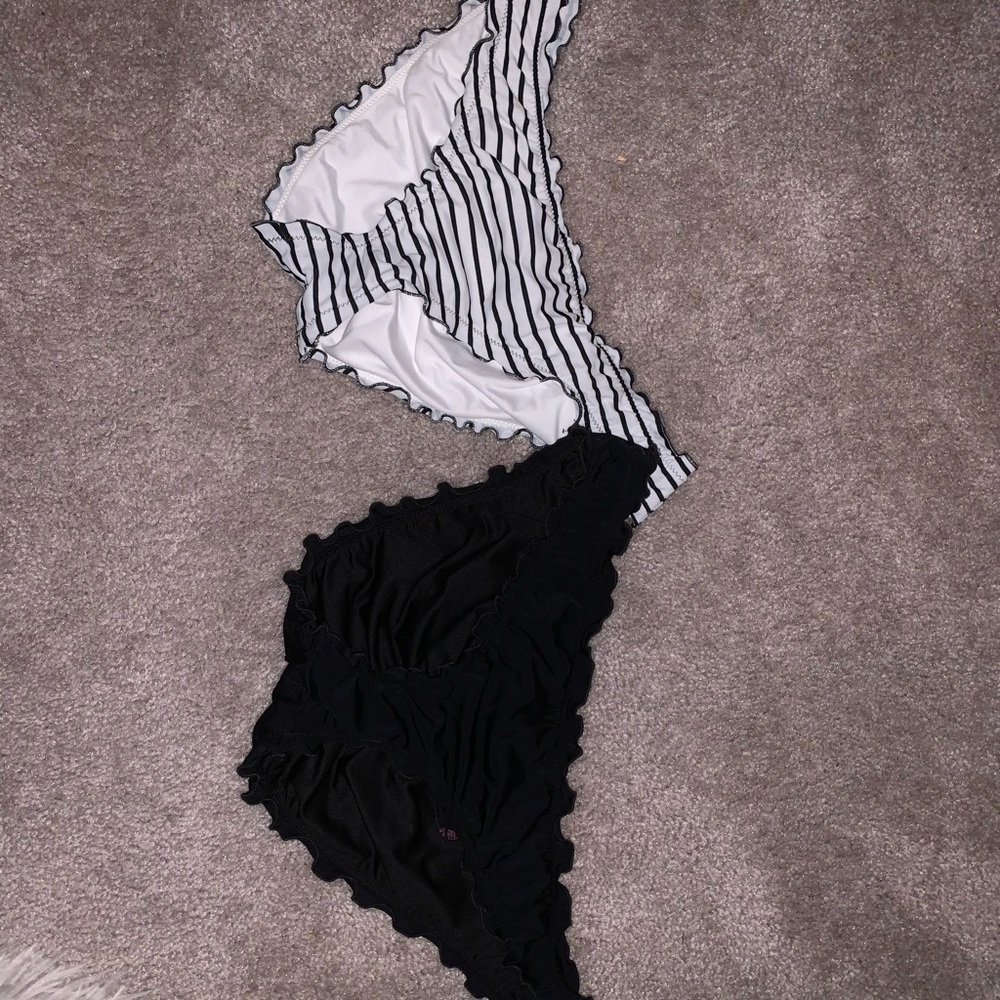 VS Ruched cheeky bikini bottoms